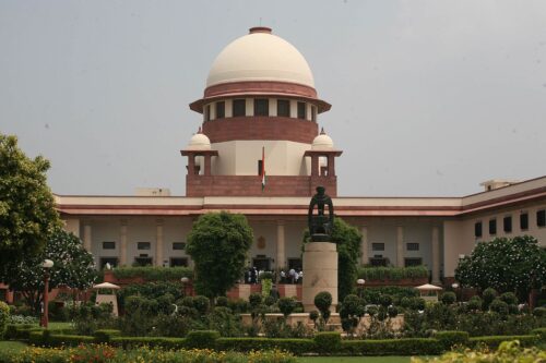 सुप्रीम कोर्ट का एक महत्वपूर्ण फैसला: चार्जशीट दायर करने के बाद भी रद्द हो सकती है FIR- 6 SC 1 1 e1608287624371