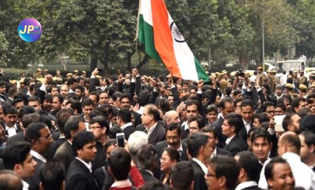 कोर्ट फीस शुल्क में 10 गुना तक बृद्धि, 25 हजार अधिवक्ता आक्रोशित, न्यायिक कार्य का किया बहिष्कार 1 251463965847 illustration image of Lawyers strike
