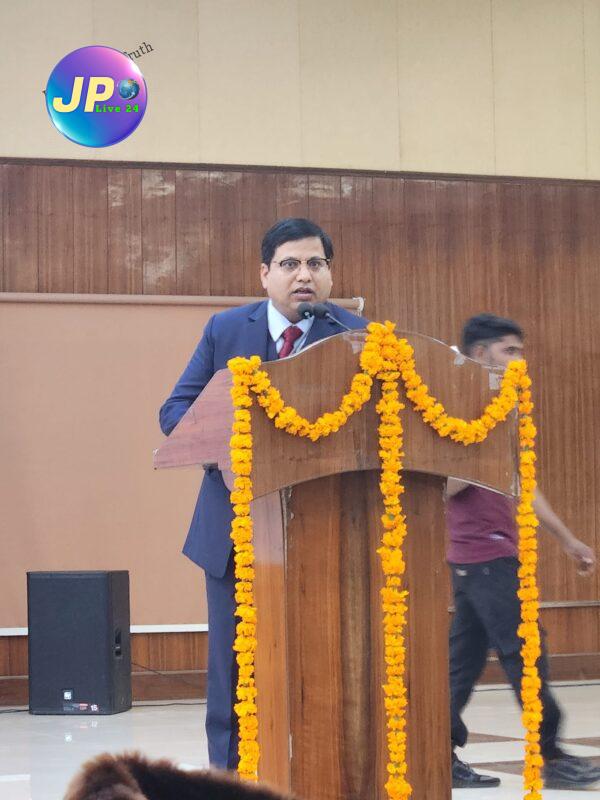 अवध बार एसोसिएशन हाई कोर्ट लखनऊ का अपने 'नवनिर्वाचित पदाधिकारियों' के लिए प्रमाणपत्र वितरण समारोह का आयोजन किया 3 329551680 464082822461667 6539993484701932872 n