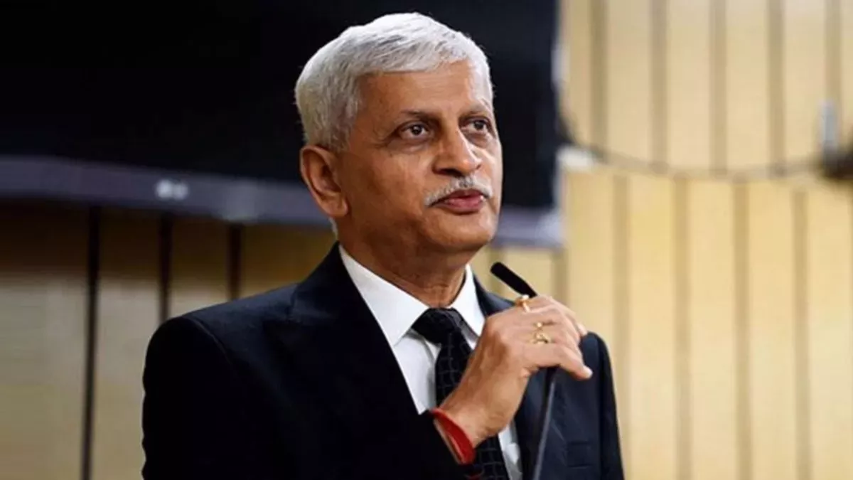 SC Collegium News : पूर्व प्रधान न्यायाधीश यूयू ललित का कॉलेजियम पर बड़ा बयान, बोले- सर्वसम्मति से ही भेजें दोबारा नाम 1 Ex cji lalit1 23188476
