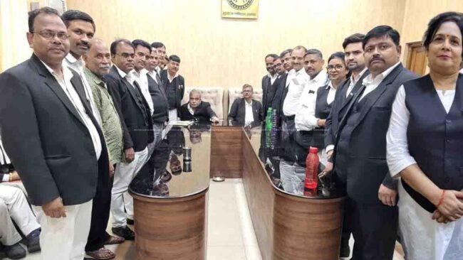 हाईकोर्ट बार एसोसिएशन ने तीन दिन से जारी आंदोलन स्थगित करते हुए सोमवार से न्यायिक कार्य करने का निर्णय लिया 10 Allhighcourt Bar