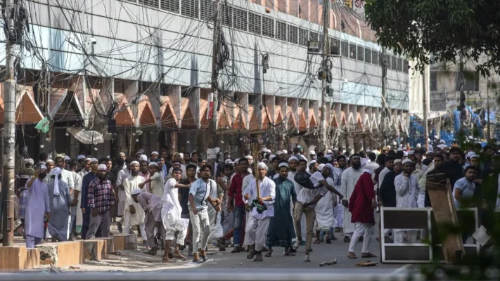 बांग्लादेश में जारी हिंसा के बीच सर्वोच्च न्यायालय के ऐतिहासिक फैसले से सरकार के चारों खाने चित्त, आंदोलनकारी छात्रों की हुई मौज 1 Bangladesh Pti