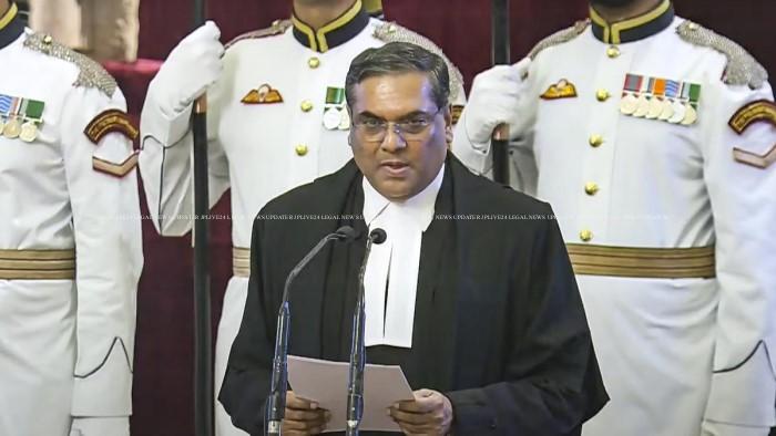 न्यायमूर्ति संजीव खन्ना ने भारत के 51वें CHIEF JUSTICE OF INDIA के रूप में शपथ ली 1 New Cji Of India