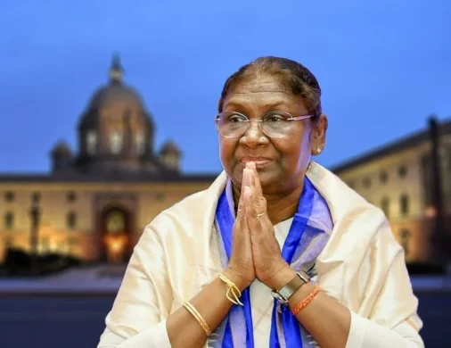 राष्ट्रपति द्रौपदी मुर्मू ने सुप्रीम कोर्ट के पूर्व न्यायाधीश न्यायमूर्ति वी रामसुब्रमण्यम को राष्ट्रीय मानवाधिकार आयोग का अध्यक्ष नियुक्त किया 1 राष्ट्रपति द्रौपदी मुर्मू ने सुप्रीम कोर्ट के पूर्व न्यायाधीश न्यायमूर्ति वी रामसुब्रमण्यम को राष्ट्रीय मानवाधिकार आयोग का अध्यक्ष नियुक्त किया