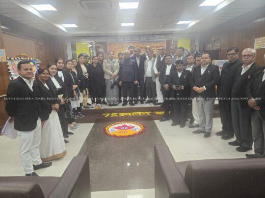 75 वे संविधान दिवस के अवसर पर “हमारा संविधान हमारा स्वाभिमान” विषय पर संगोष्ठी का आयोजन अधिवक्ता परिषद अवध उच्च न्यायालय इकाई लखनऊ द्वारा किया गया 2 WhatsApp Image 2024 12 17 at 19.42.56 a442a016