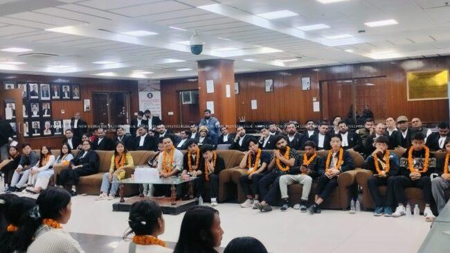 अधिवक्ता परिषद अवध प्रांत द्वारा पूर्वोत्तर के छात्रों के प्रतिनिधिमंडल का सम्मान एवं उनके साथ संवाद कार्यक्रम का आयोजन अवध बार एसोसिएशन लखनऊ में किया