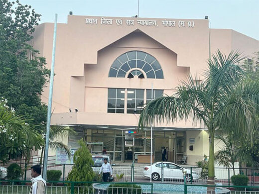 कथित उगाही, अवैध वसूली और सबूत मिटाने के आरोपों में FIR दर्ज करने का आदेश