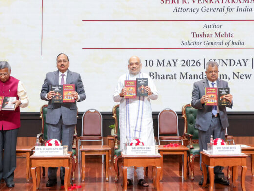 ‘कोर्ट नंबर 1 में फाइल पढ़ते वक्त लिखते होंगे चुटकुले’: CJI ने SG तुषार मेहता पर ली चुटकी